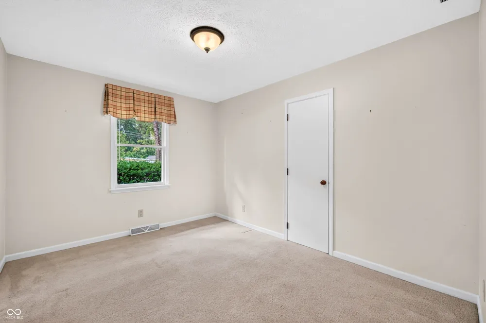 5310 Regency Drive Columbus, IN 47203