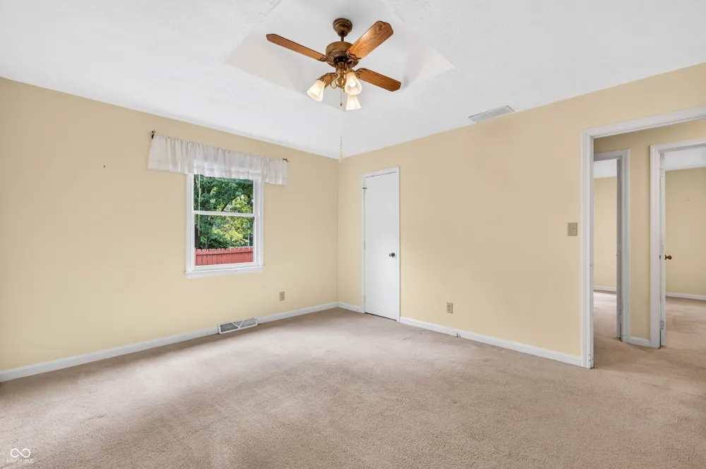 5310 Regency Drive Columbus, IN 47203