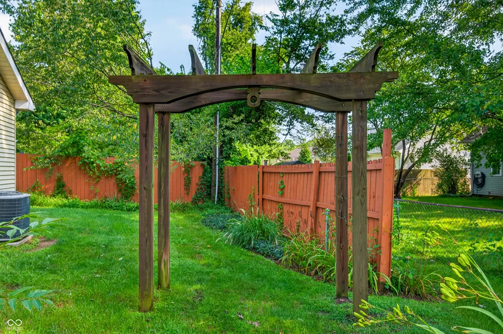 5310 Regency Drive Columbus, IN 47203