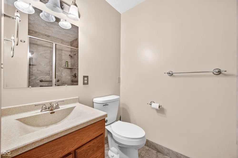 5310 Regency Drive Columbus, IN 47203