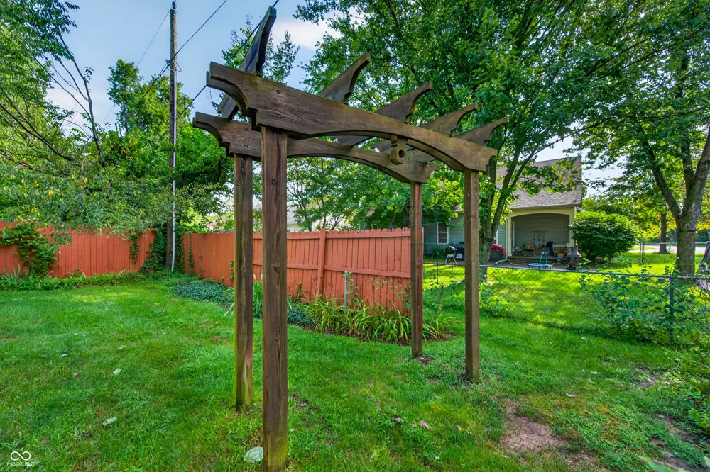 5310 Regency Drive Columbus, IN 47203