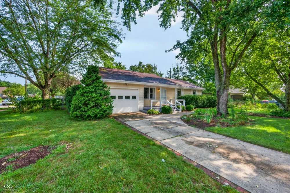 5310 Regency Drive Columbus, IN 47203