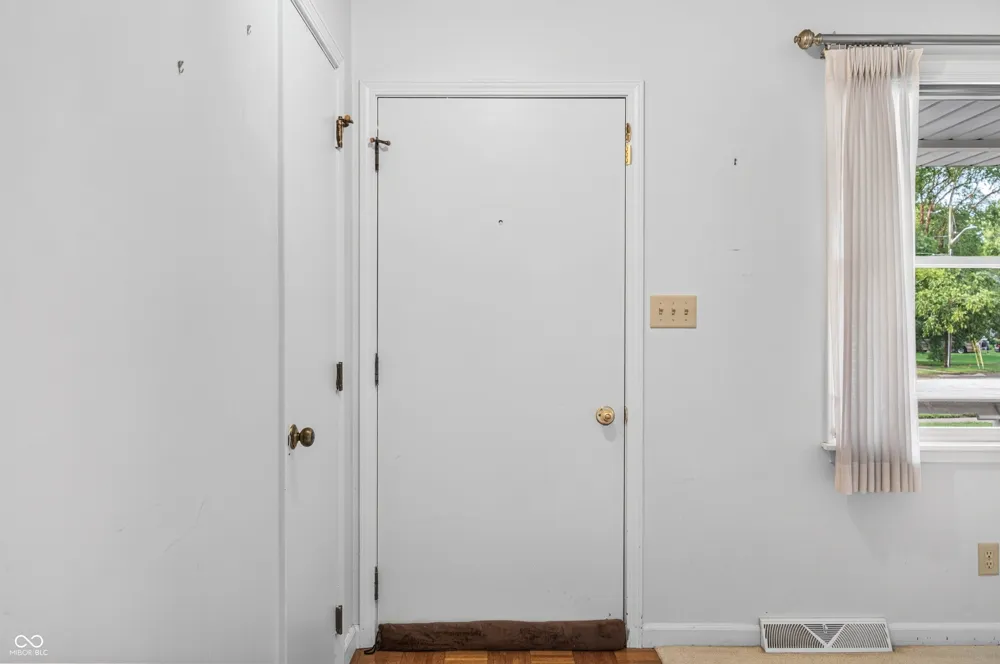 5310 Regency Drive Columbus, IN 47203