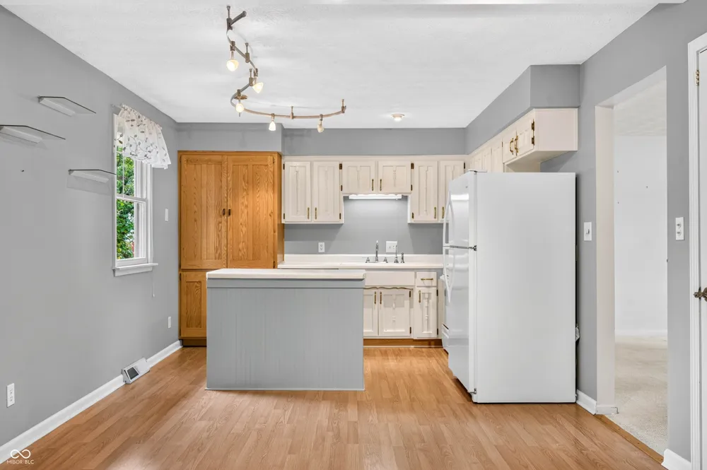 5310 Regency Drive Columbus, IN 47203