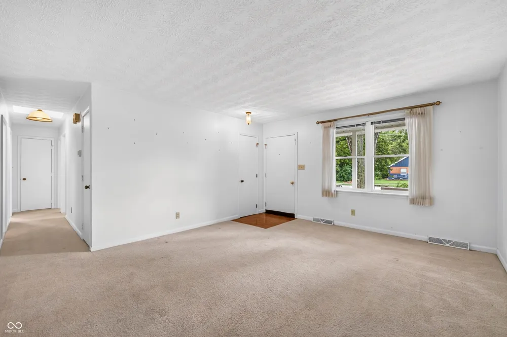 5310 Regency Drive Columbus, IN 47203