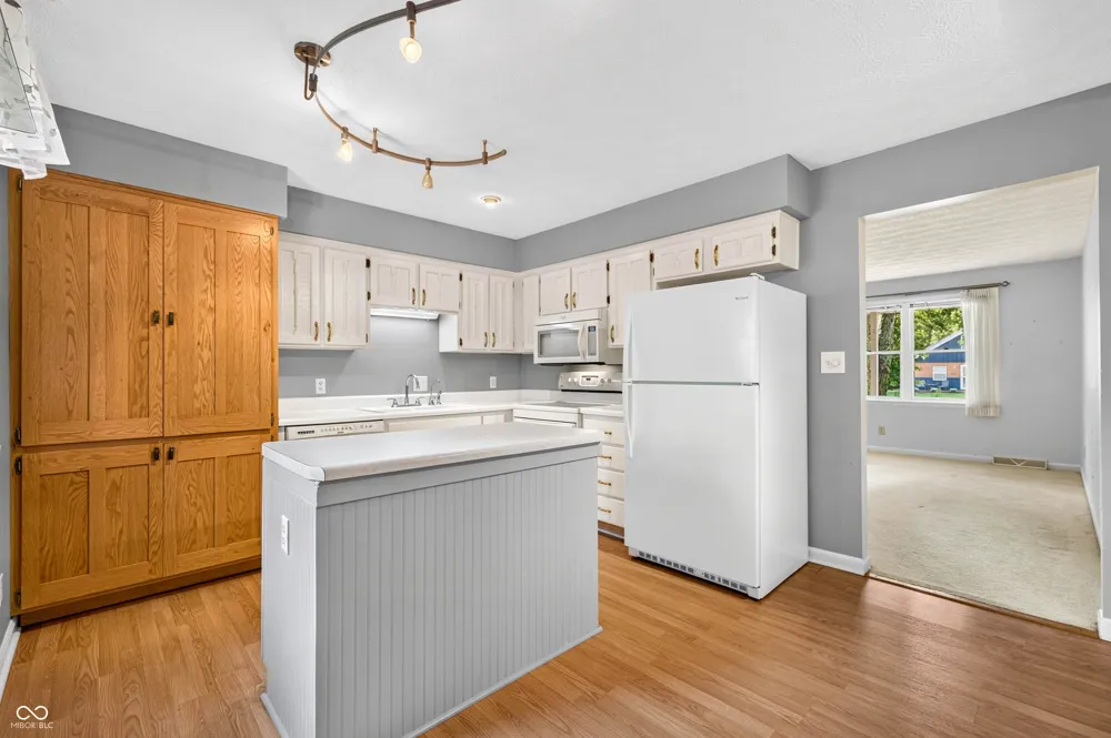 5310 Regency Drive Columbus, IN 47203