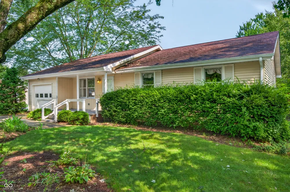 5310 Regency Drive Columbus, IN 47203