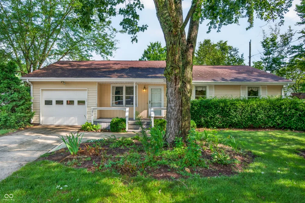 5310 Regency Drive Columbus, IN 47203