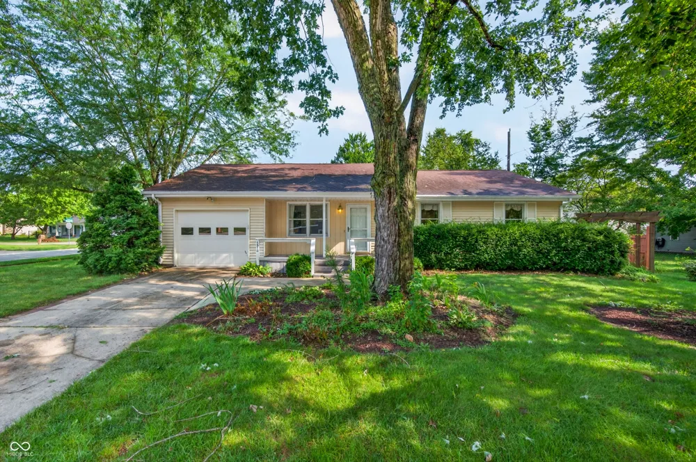 5310 Regency Drive Columbus, IN 47203
