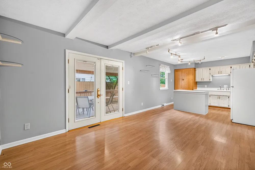 5310 Regency Drive Columbus, IN 47203