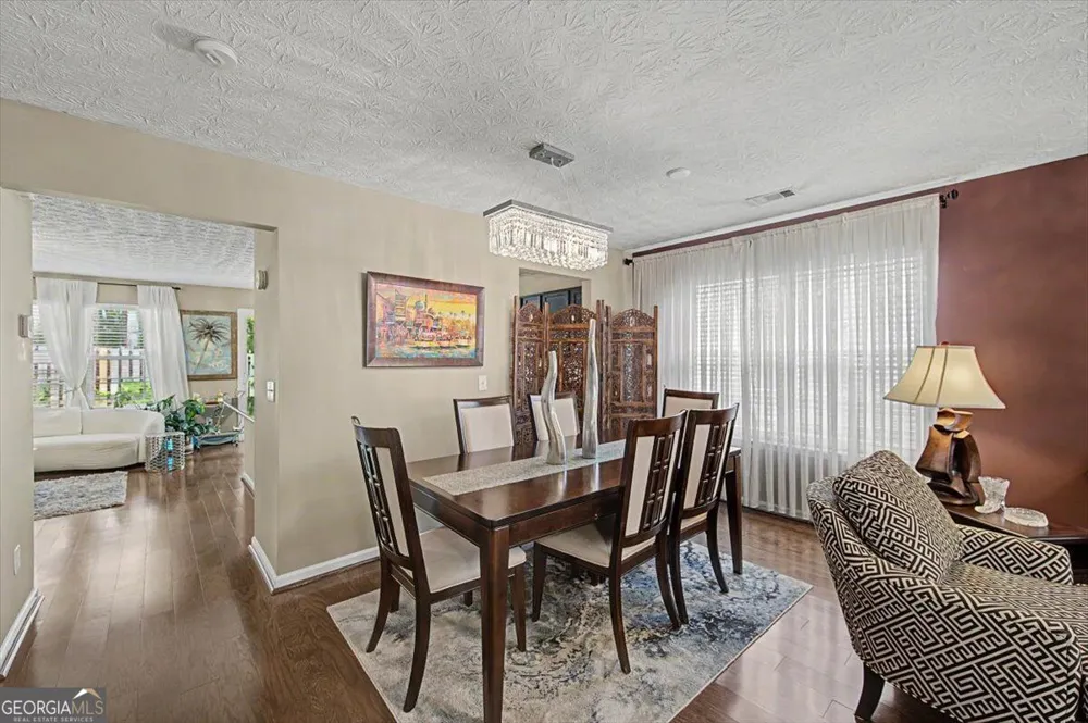111 Village TRCE Woodstock, GA 30188