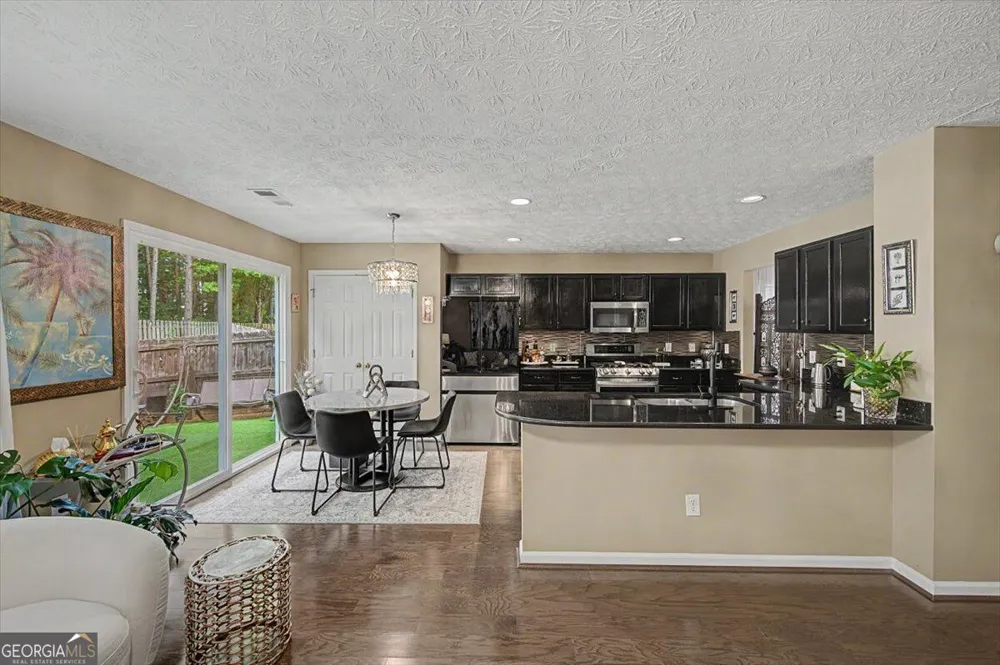 111 Village TRCE Woodstock, GA 30188
