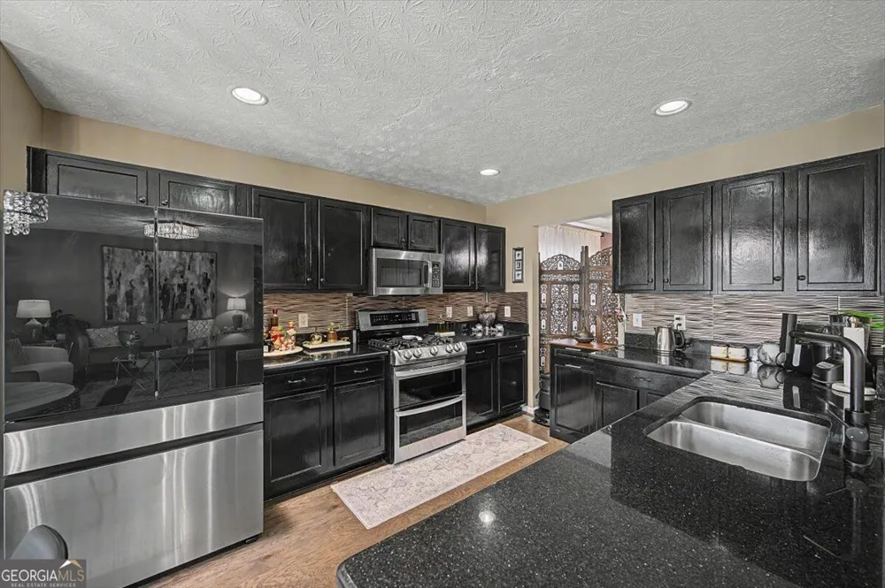 111 Village TRCE Woodstock, GA 30188