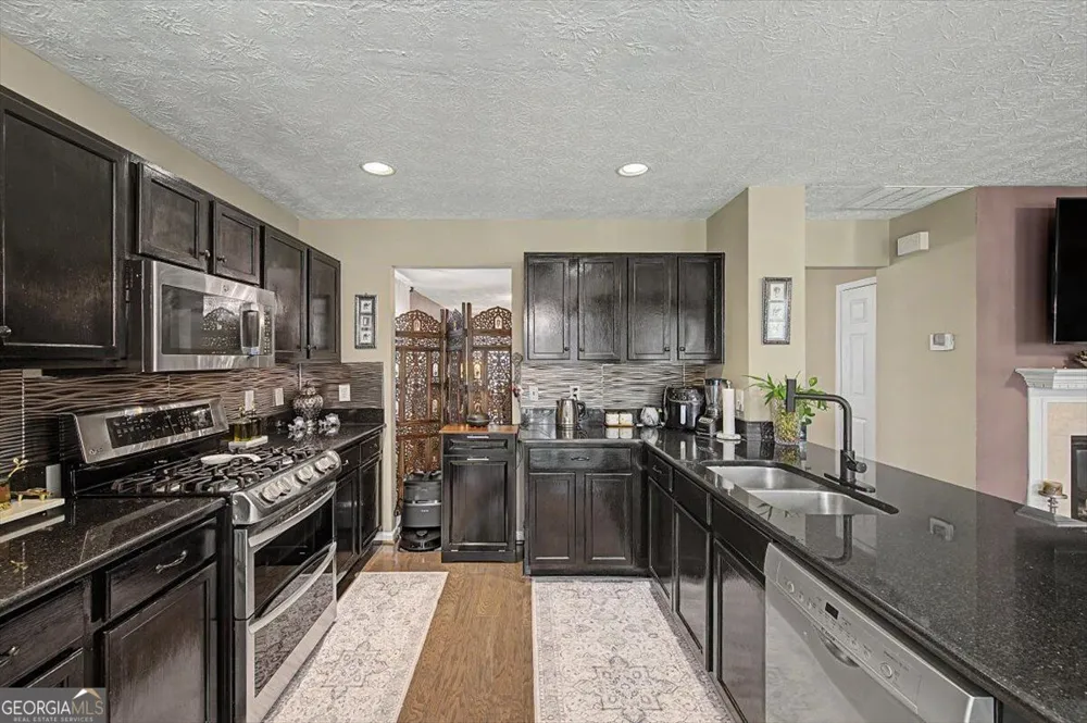 111 Village TRCE Woodstock, GA 30188
