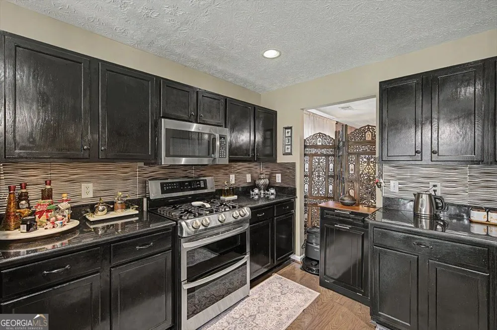111 Village TRCE Woodstock, GA 30188
