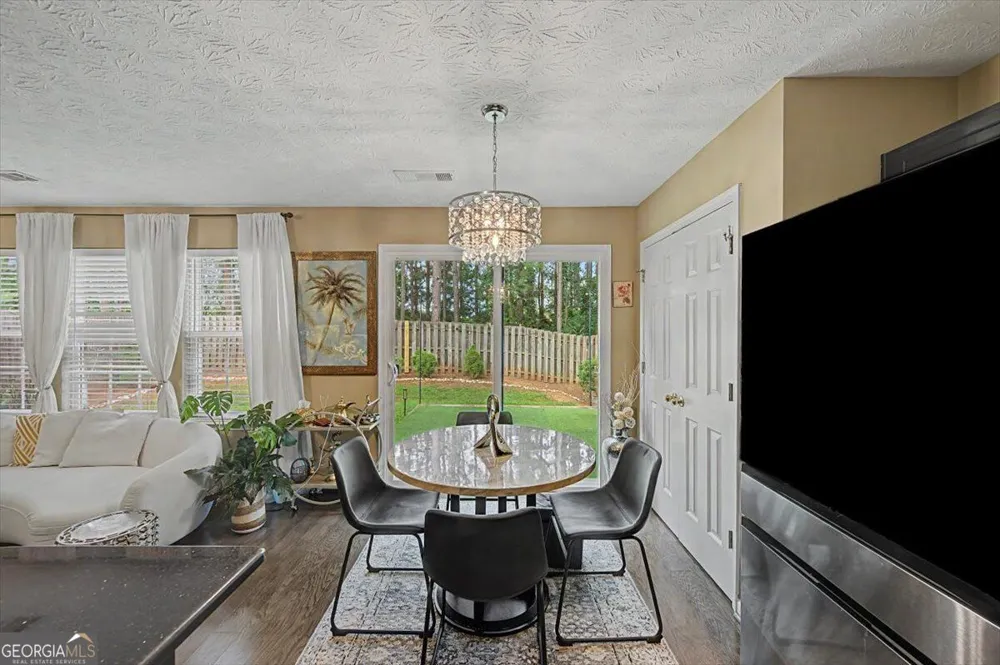 111 Village TRCE Woodstock, GA 30188