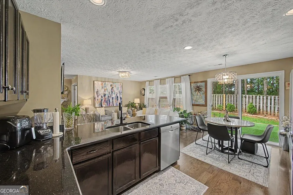 111 Village TRCE Woodstock, GA 30188