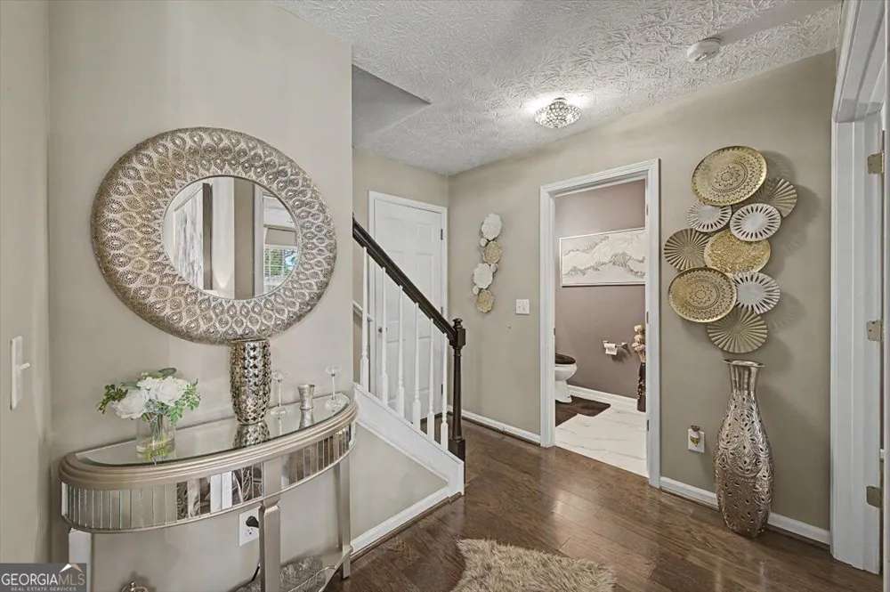 111 Village TRCE Woodstock, GA 30188