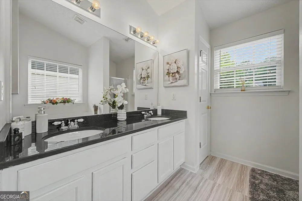111 Village TRCE Woodstock, GA 30188