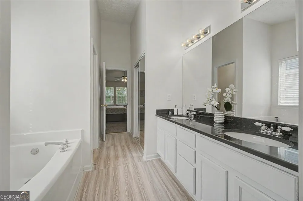 111 Village TRCE Woodstock, GA 30188