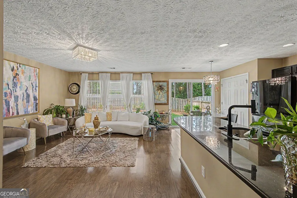 111 Village TRCE Woodstock, GA 30188