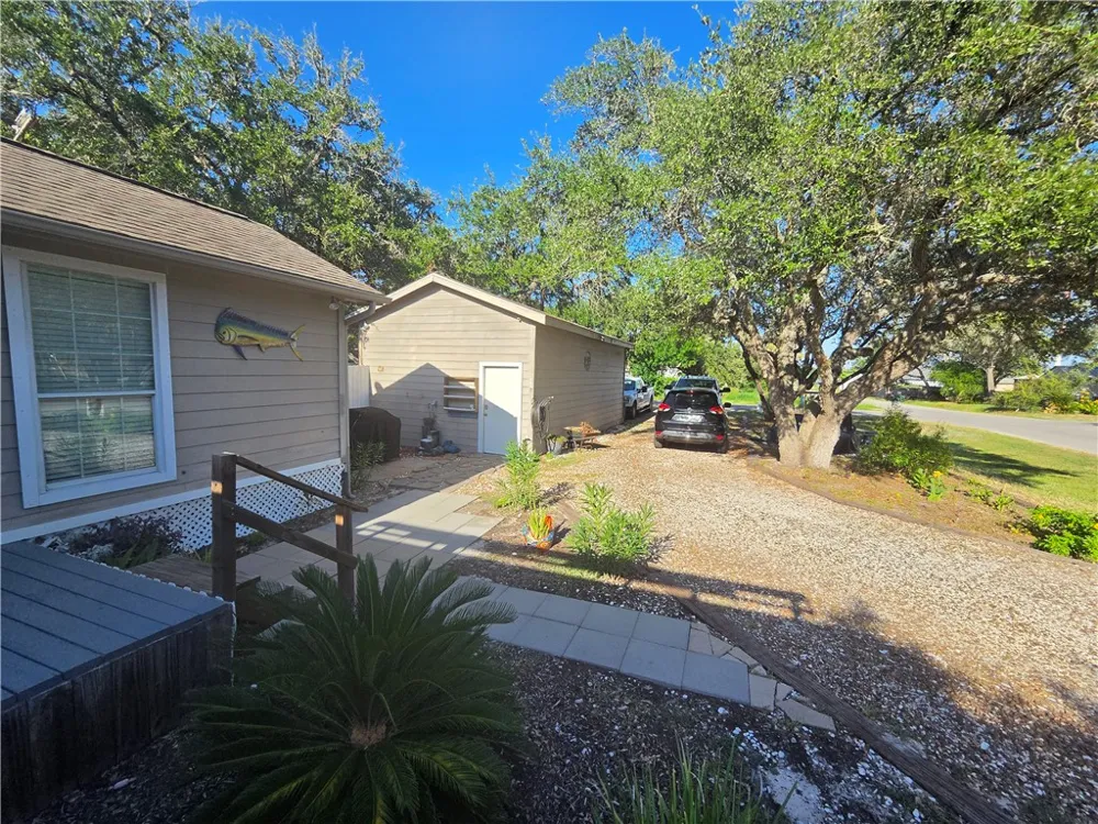 401 11th Street Fulton, TX 78358