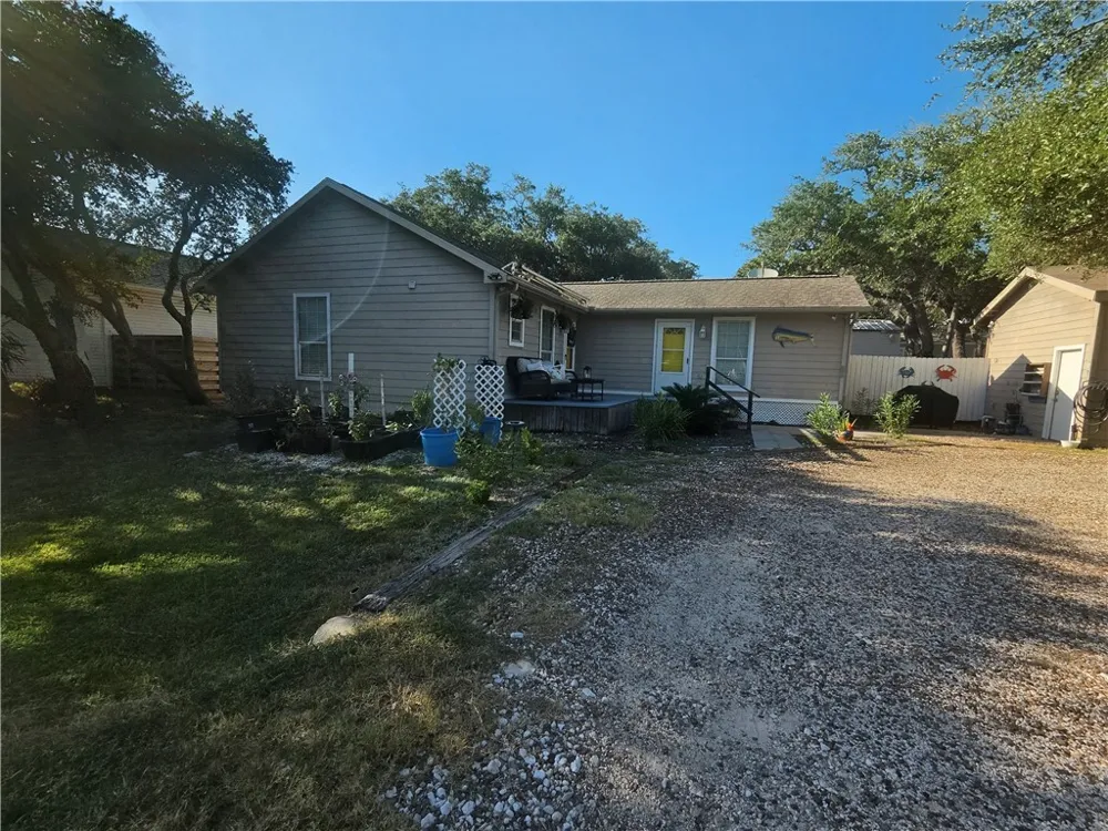 401 11th Street Fulton, TX 78358