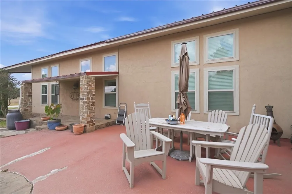 4885 County Road 329 Beeville, TX 78102