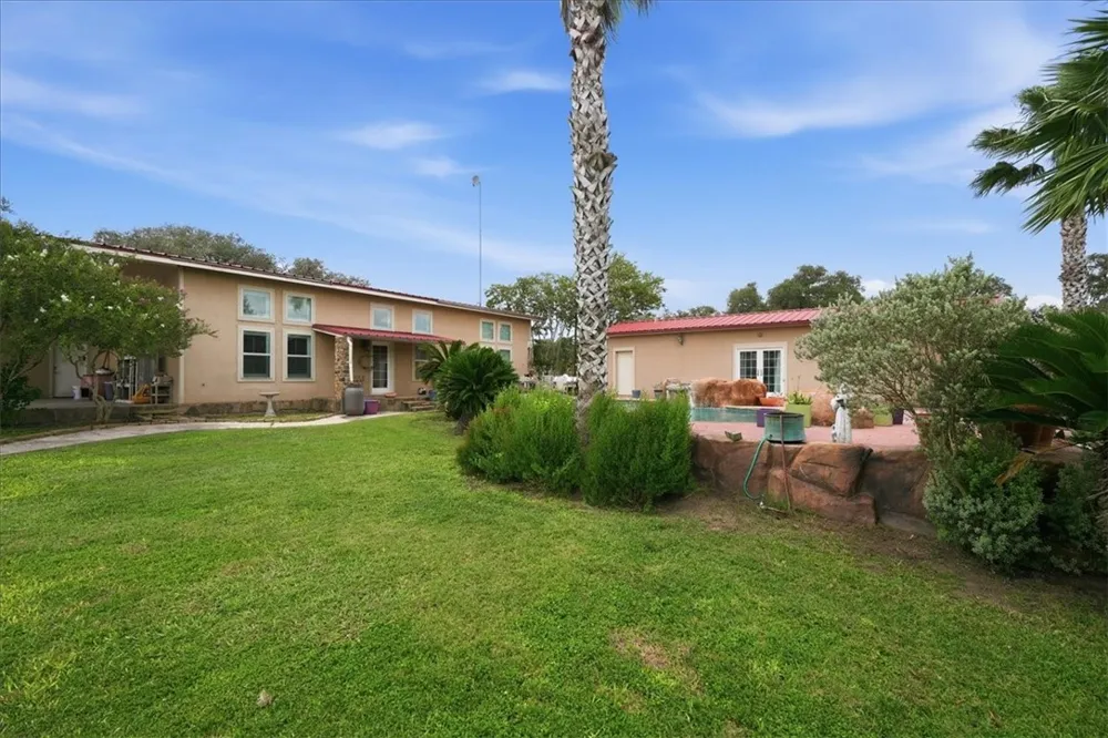 4885 County Road 329 Beeville, TX 78102