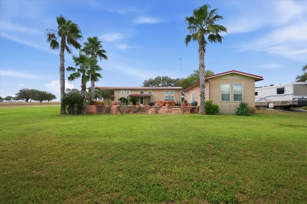 4885 County Road 329 Beeville, TX 78102