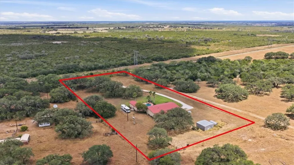 4885 County Road 329 Beeville, TX 78102