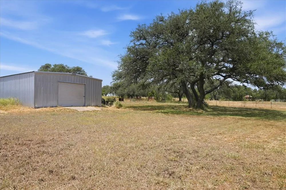 4885 County Road 329 Beeville, TX 78102