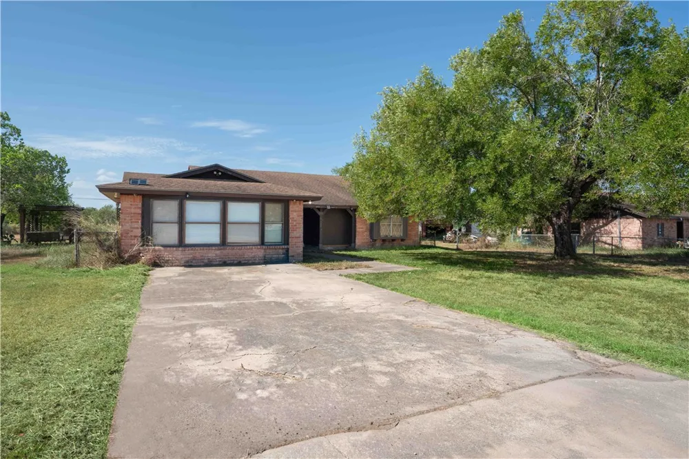 4132 Colony Drive Robstown, TX 78380