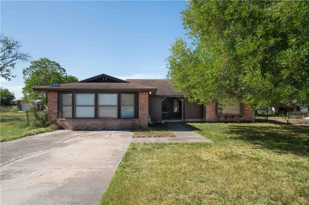 4132 Colony Drive Robstown, TX 78380