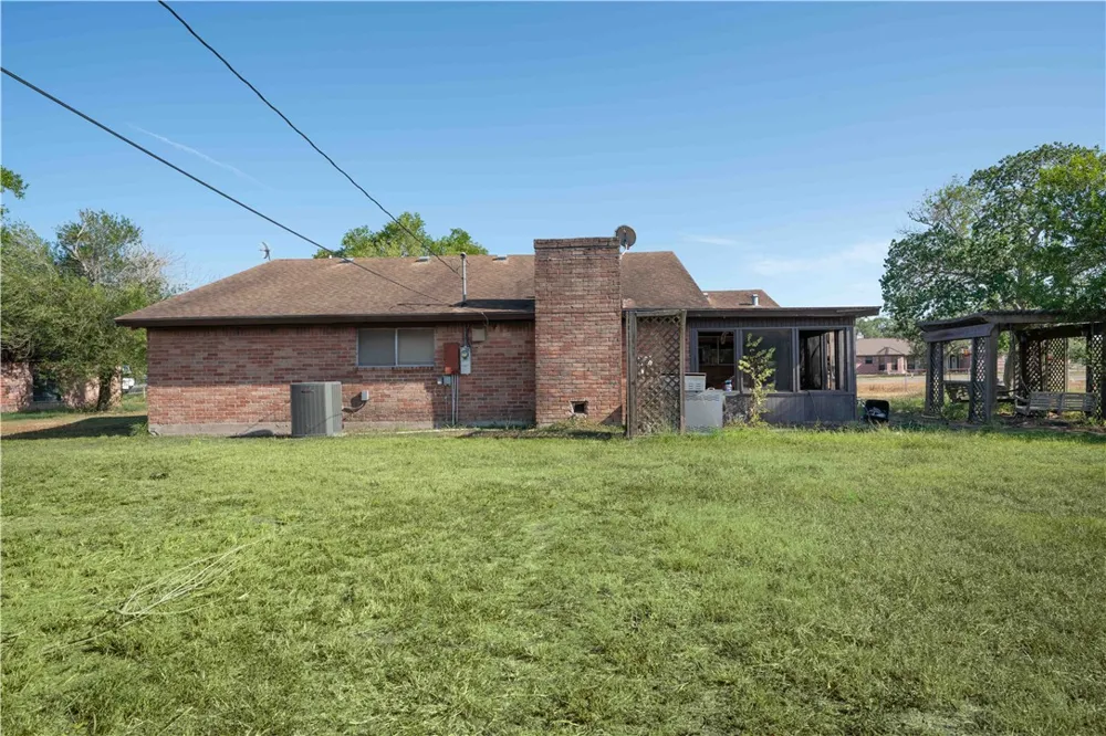 4132 Colony Drive Robstown, TX 78380