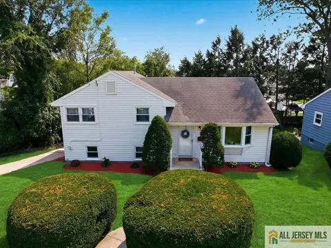 13 Glencourt Avenue