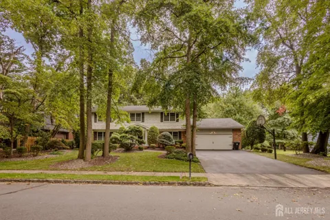 6 Burlington Lane