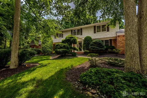 6 Burlington Lane