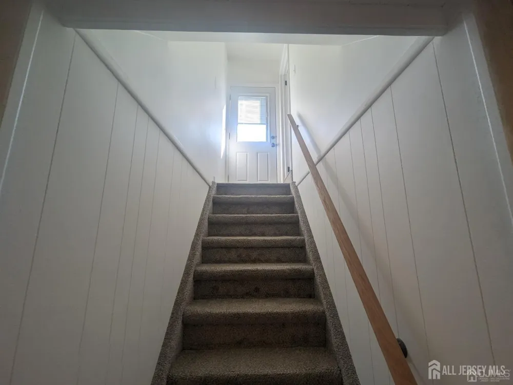 6 Hillside Avenue Jamesburg, NJ 08831