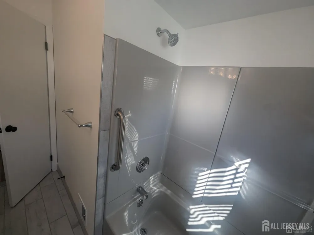 6 Hillside Avenue Jamesburg, NJ 08831