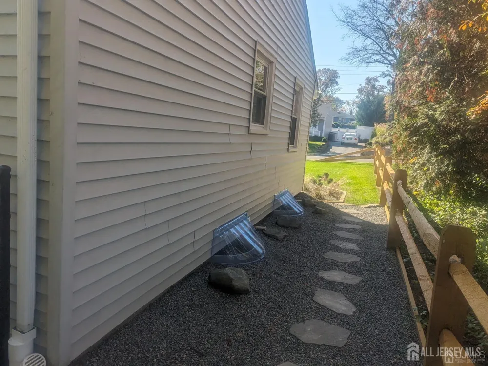 6 Hillside Avenue Jamesburg, NJ 08831