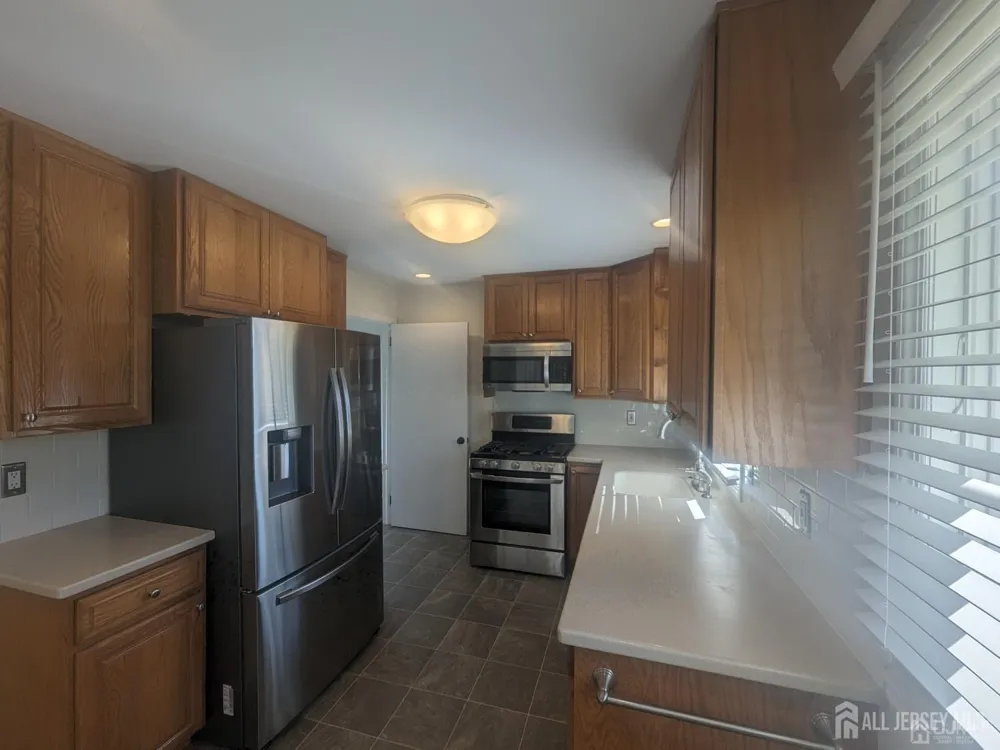 6 Hillside Avenue Jamesburg, NJ 08831