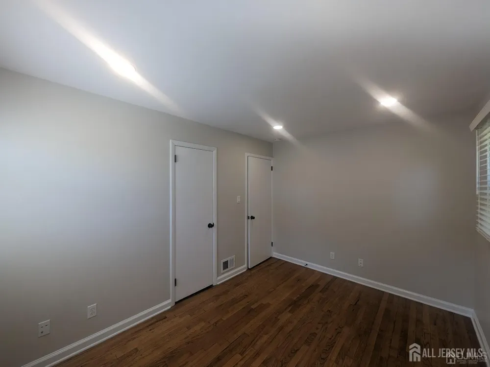 6 Hillside Avenue Jamesburg, NJ 08831