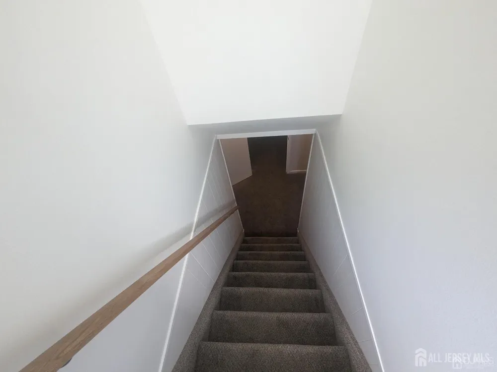 6 Hillside Avenue Jamesburg, NJ 08831