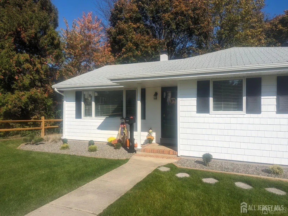 6 Hillside Avenue Jamesburg, NJ 08831