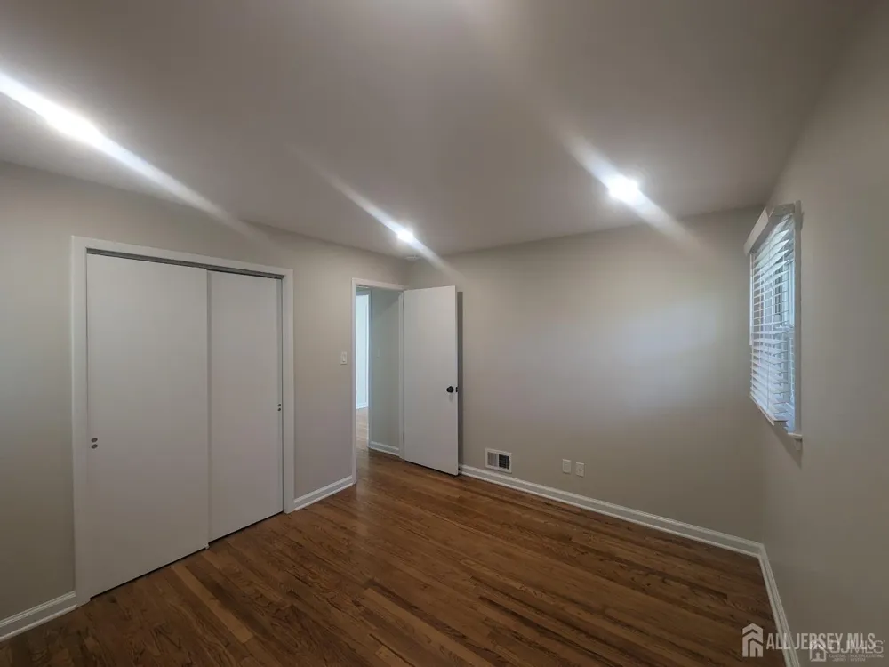 6 Hillside Avenue Jamesburg, NJ 08831