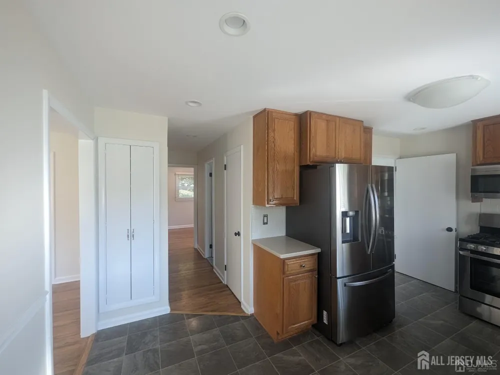 6 Hillside Avenue Jamesburg, NJ 08831