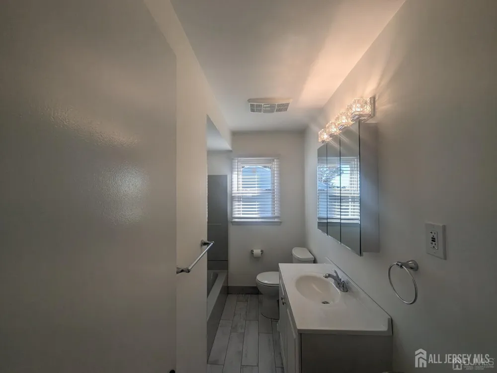 6 Hillside Avenue Jamesburg, NJ 08831