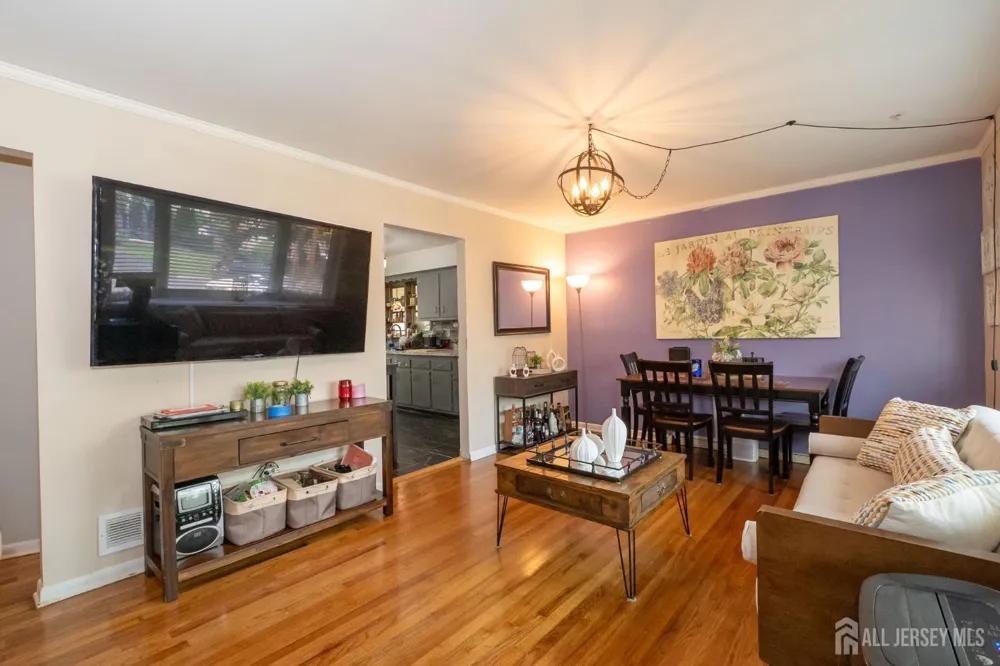 23 C STREET Middlesex, NJ 08846