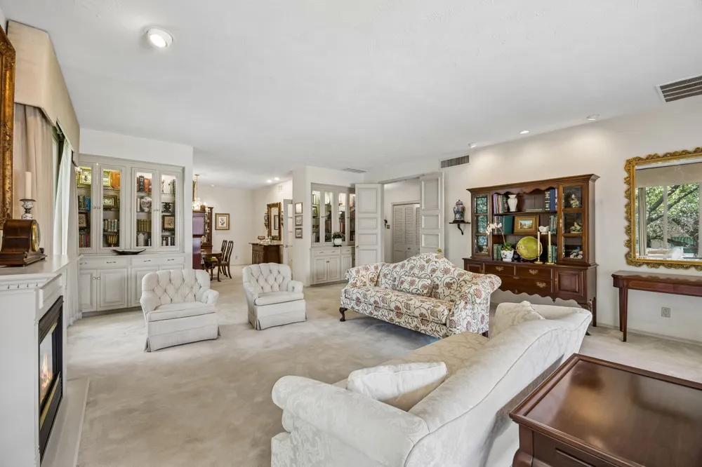 6310 Bandera Avenue #C Dallas, TX 75225